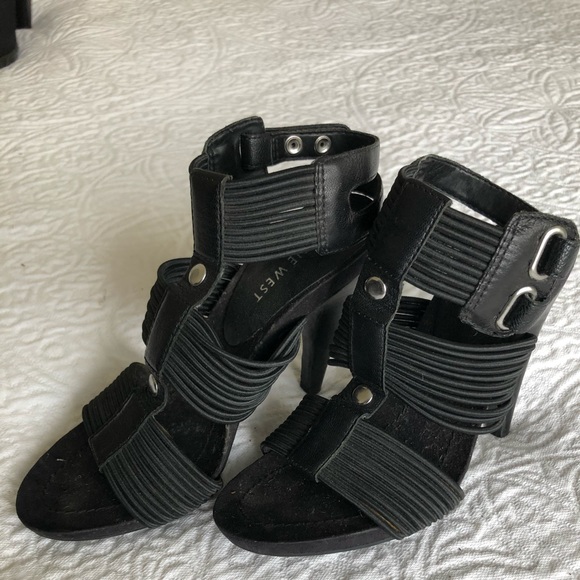 Black Heels - Picture 2 of 3